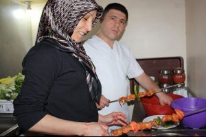 Eşi cezaevine girince ocağın başına ge&ccedil;ti