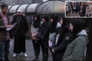 Justin Bieber i&ccedil;in M&uuml;sl&uuml;man oldular!