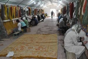 Acılarından uzaklaşmak i&ccedil;in