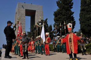 &Ccedil;anakkale şehitlerine vefa