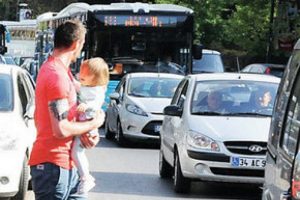 Benim kızımı &ccedil;ekemezsiniz!