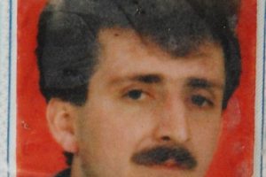 Kamyonet kasasından d&uuml;şen adam &ouml;ld&uuml;