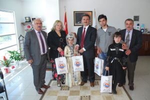 G&uuml;rc&uuml; folklorculardan Gemlik Belediyesi'ne ziyaret