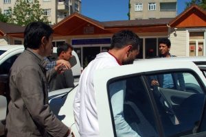Polis, uyuşturucu tacirlerine g&ouml;z a&ccedil;tırmıyor