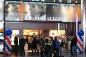 Ralph Lauren'e r&uuml;şvet su&ccedil;lamaları pahalıya patladı