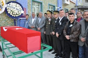 İntihar eden astsubay son yolculuğuna uğurlandı