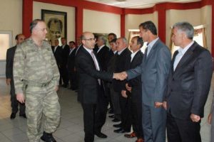 K&ouml;y korucularının sıkıntılarını dinledi