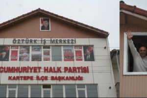 O posteri asan kişi istifa etti