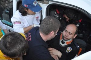 Polis aracı kaza yaptı: 3 polis yaralı