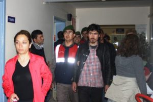 Ayvalık'ta 17 afgan g&ouml;&ccedil;men yakalandı