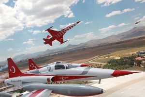 T&uuml;rk akrotimi nefesleri kesiyor