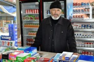 Yerde bulduğu paranın sahibini arıyor
