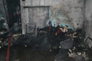 Kıvılcımlar alev topuna d&ouml;nd&uuml;
