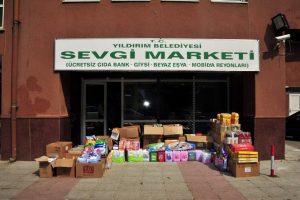 Sevgi Market'e perakendecilerden bağış