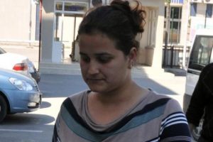 &Ccedil;ocuğunu beklerken kapka&ccedil;a uğradı