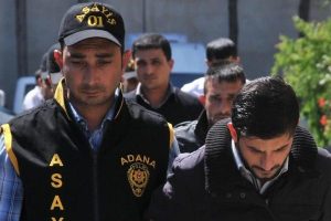 Kovuldukları bara pompalı t&uuml;fekle saldırdılar