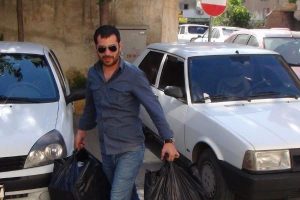 Polisten ka&ccedil;ak sigara operasyonu