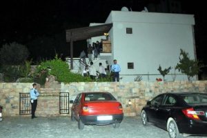 Ailesinin yokluğuna dayanamadı