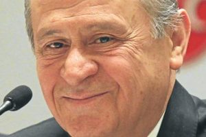 &Ccedil;&ouml;z&uuml;m s&uuml;reci MHP'ye yaradı