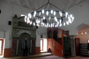3 dine de mabet olan 2 bin 200 yıllık cami