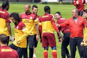 Galatasaray'da giden kalan belirleniyor