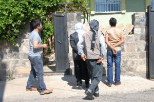 Eski BDP'li başkanının evi kurşunlandı