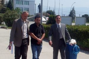 Mazot &ccedil;alarken polise yakalandı