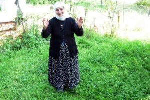 Nazife Nine'ye bah&ccedil;eye &ccedil;ıkma izni