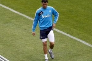 Real Madrid'e derbi &ouml;ncesi b&uuml;y&uuml;k şok!