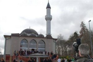 İsve&ccedil;'te hoparl&ouml;rden ilk ezan