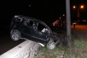 D&uuml;ğ&uuml;n d&ouml;n&uuml;ş&uuml; feci kaza