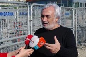 M&uuml;jdat Gezen Doğu Perin&ccedil;ek ile g&ouml;r&uuml;şt&uuml;
