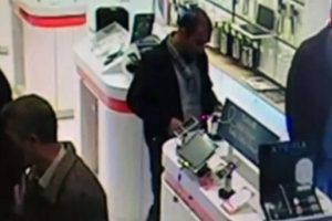 Cep telefonu hırsızları kamerada