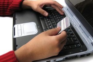 &Uuml;nl&uuml; alışveriş sitesi hacklendi