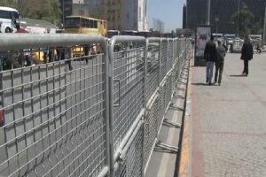 Taksim'e 1 Mayıs barikatı
