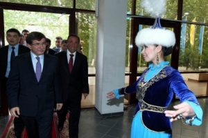 Davutoğlu Kazakistan'da