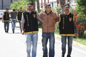 Hırsız kardeşlere su&ccedil;&uuml;st&uuml;