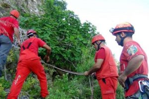 Mahsur kalan ke&ccedil;ilerin imdadına AKUT yetişti