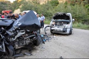 Adana'da trafik kazası: 1 &ouml;l&uuml;, 8 yaralı