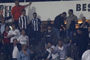 İn&ouml;n&uuml; Stadı'nda kavga