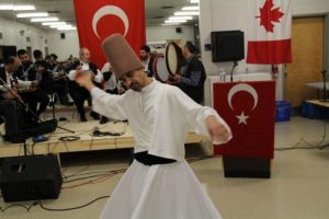 "O Nur'la onurlandık"