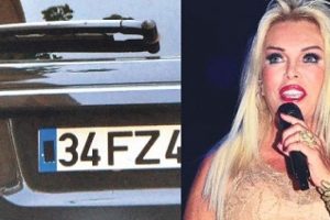 Ajda Pekkan'ın plakasındaki T.C'ye siyah bant