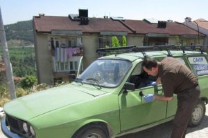 Şaşkın hırsız &ccedil;aldı ama ka&ccedil;amadı
