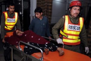Pakistan'da se&ccedil;im b&uuml;rosuna saldırı: 6 &ouml;l&uuml;