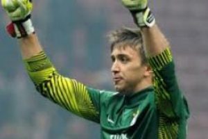 Muslera Barcelona'ya yakın