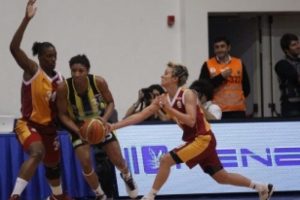 Dev derbide &uuml;&ccedil;&uuml;nc&uuml; randevu!