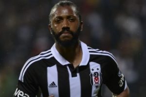 Kendisi sahada aklı İngiltere'de!