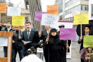 Başkan'ın aracına haciz