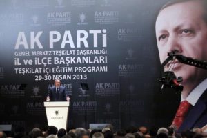 Erdoğan'a 'kameradan' pala bıyık !