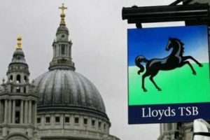 Lloyds İspanya'dan &ccedil;ıkıyor
